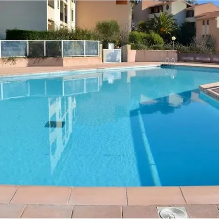 Les Issambres Climatises En Bord De *